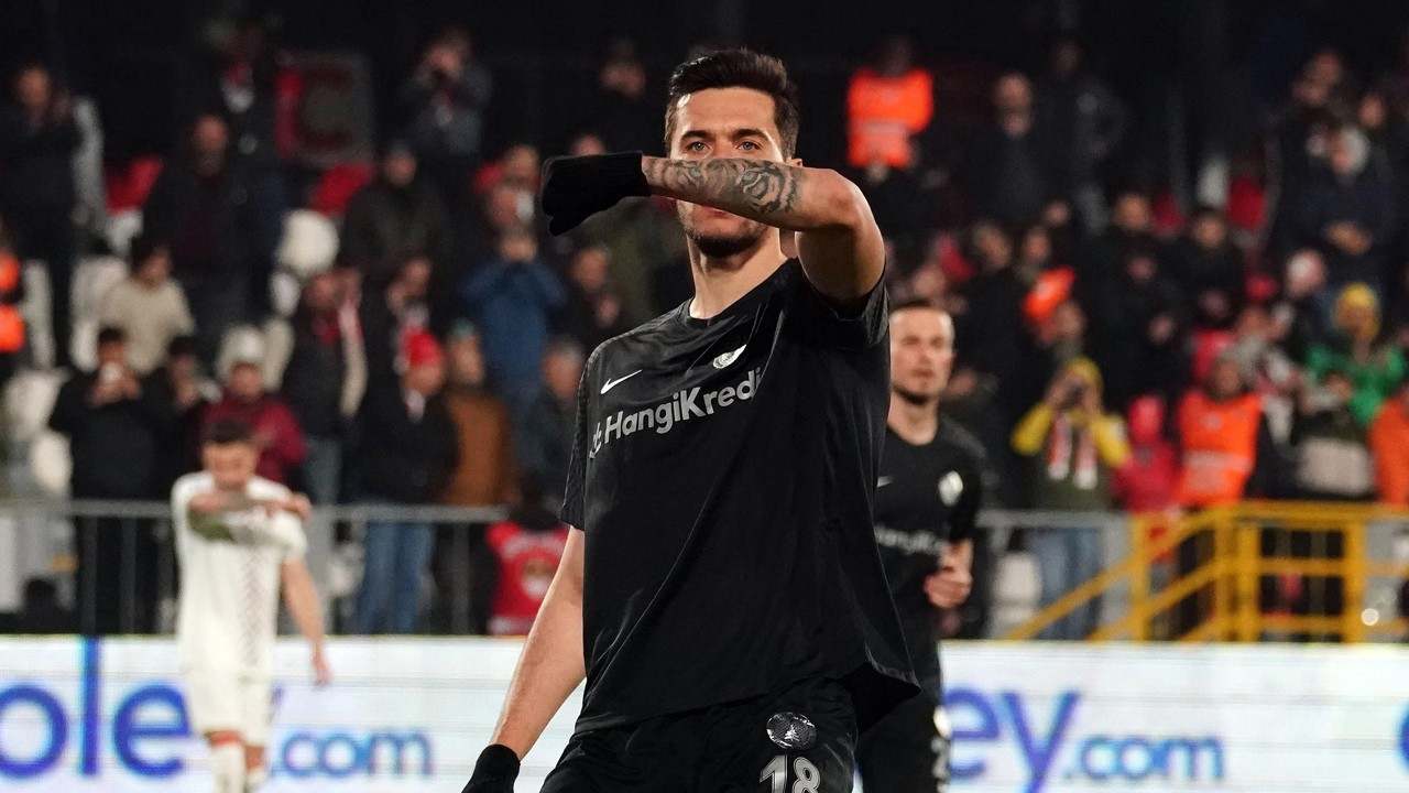 Hem hukukçu hem futbolcu