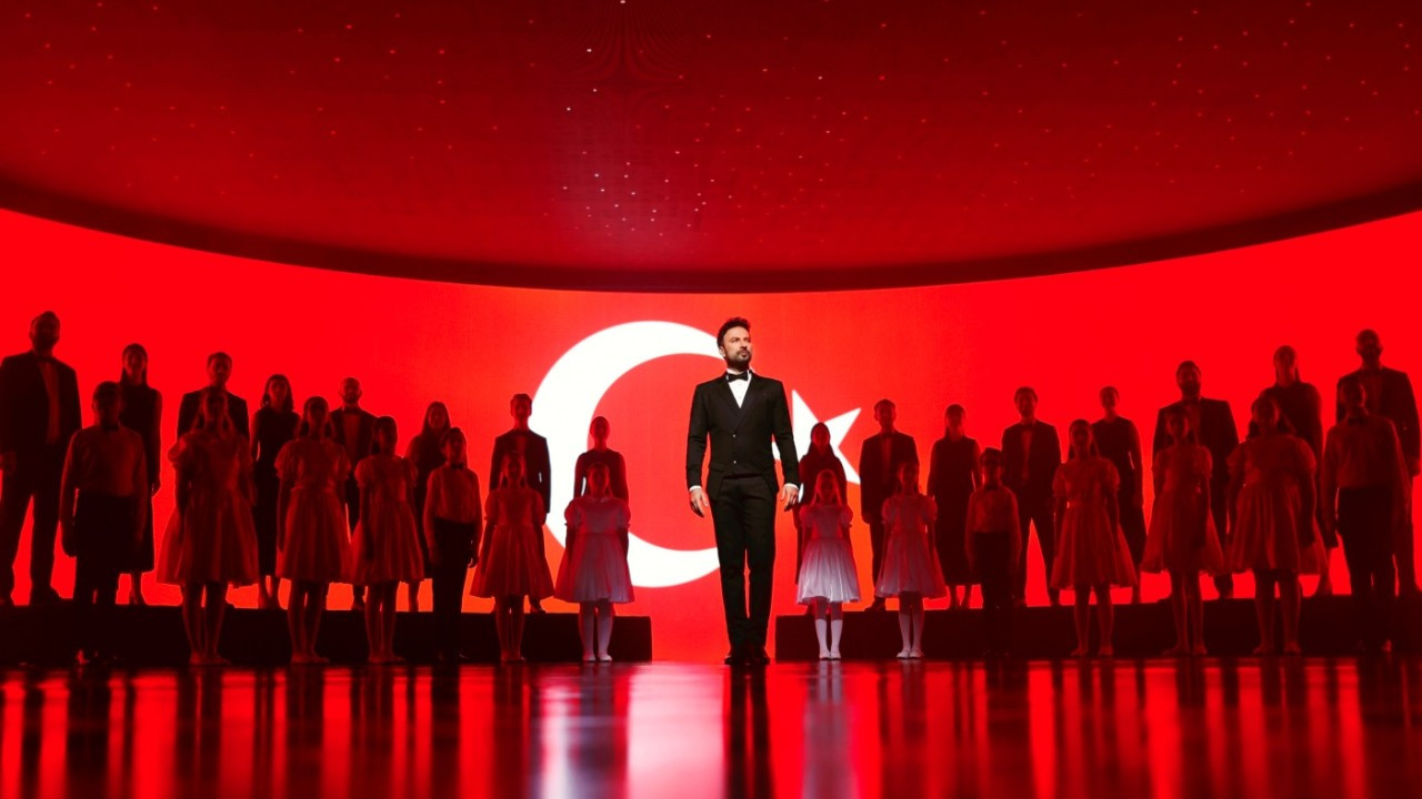 Bir asırlık yolculuğa özel marşlar