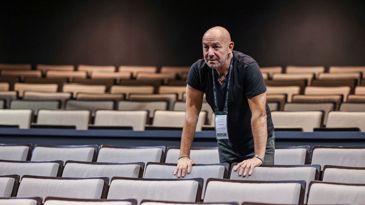 İnsan değiştikçe tiyatro da değişir