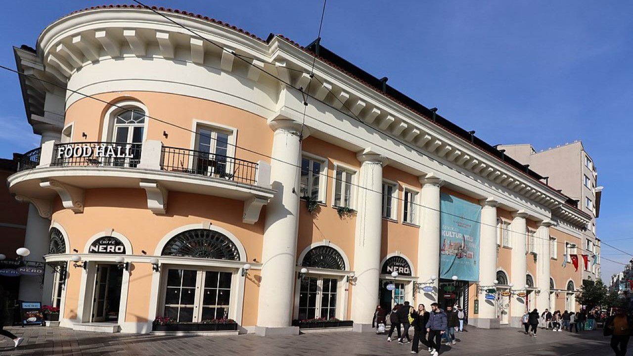 Beyoğlu yine yeniden!