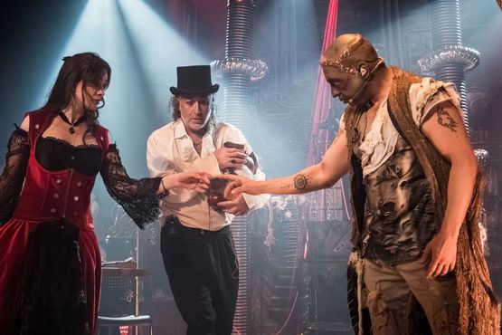 Frankenstein’ın karanlık hikâyesi
