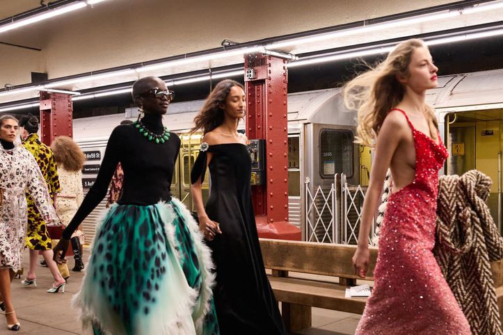 Chanel’in metro çıkışı