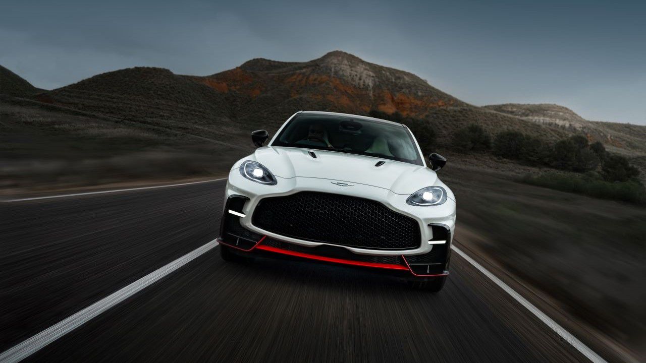 İNGİLİZ CENTİLMENİNE GENÇLİK DOPİNGİ: Aston Martin DBX S