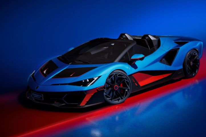 EN GÜÇLÜ ÜSTSÜZ BOĞA Lamborghini Fenomeno Roadster