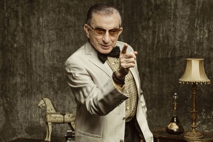 Bazı ustalar sahneden indiğinde de ışık sönmez