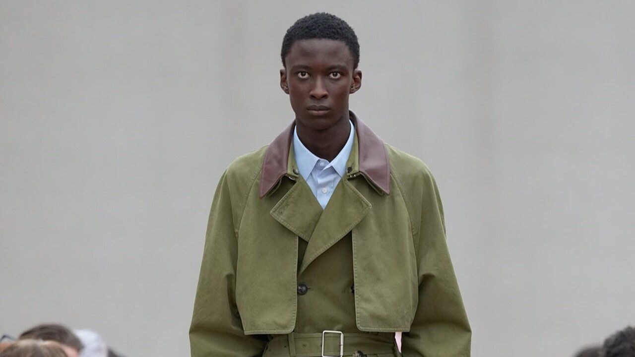 Karanlık günlerin gölgesinde moda