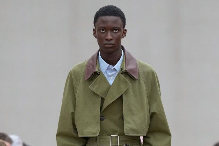 Karanlık günlerin gölgesinde moda