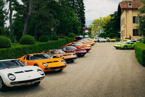 KURALLARI DEĞİŞTİREN MEKANİK BOĞA Lamborghini Miura
