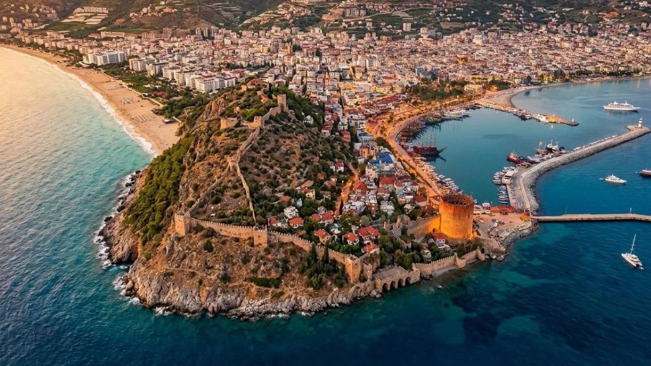 Korsanlardan sultanlara Alanya