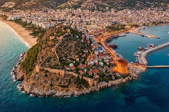 Korsanlardan sultanlara Alanya