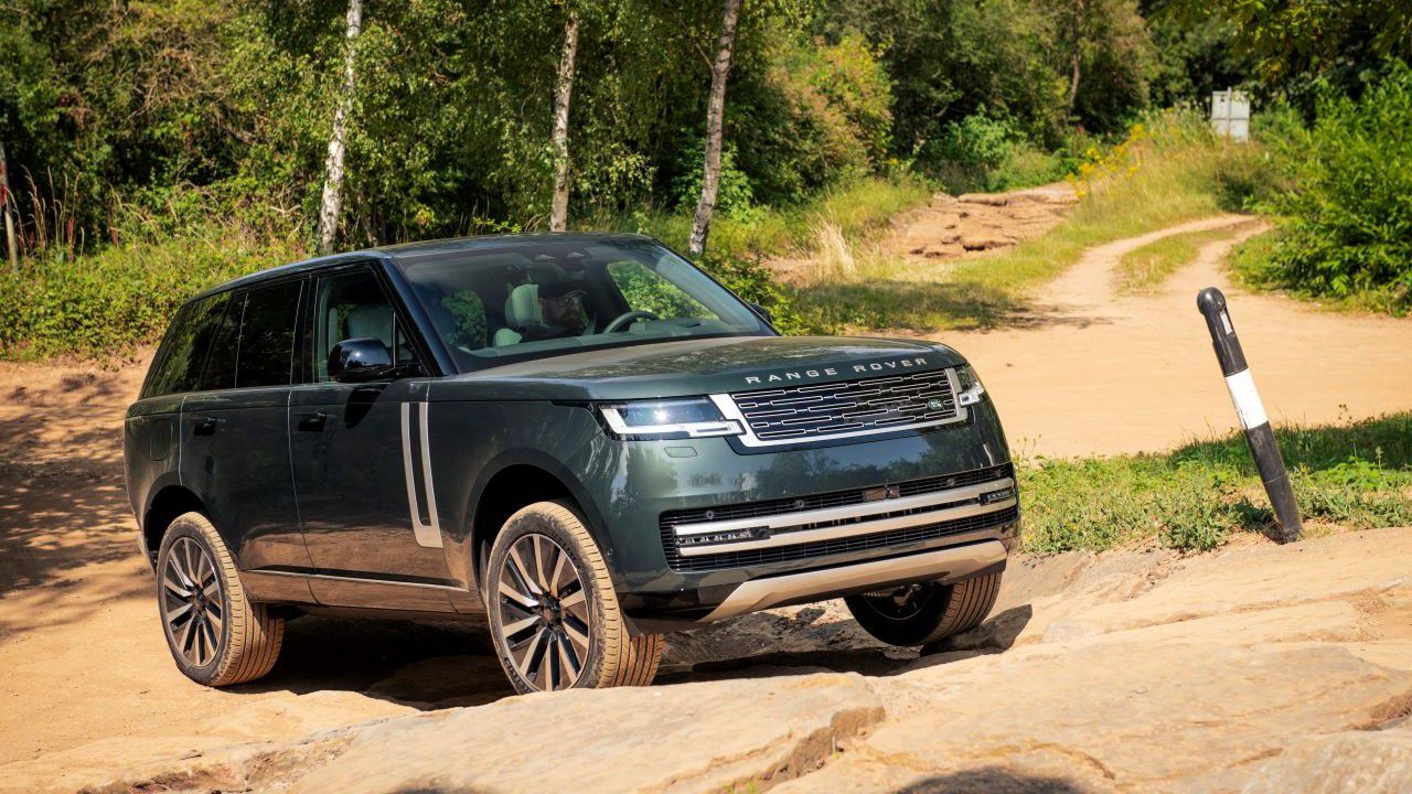 Sessiz gücün yeni zirvesi e-Range Rover