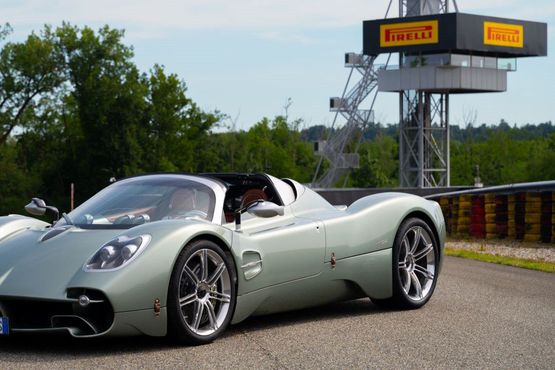 HİPER ZEKAYLA SINIRLARIN ÜSTÜNDE  Pagani Utopia Roadster