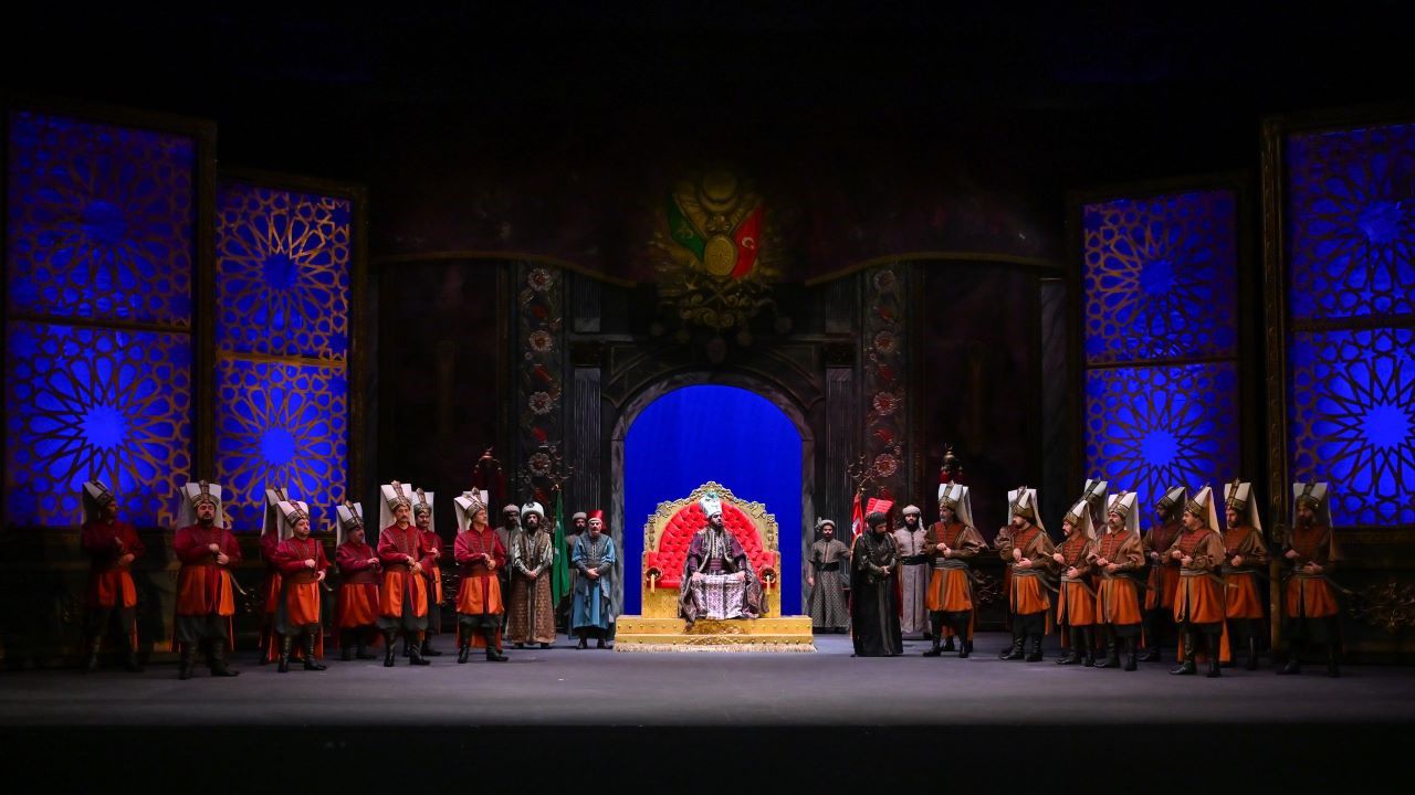 İzmir Devlet Opera ve Balesi, sezonun ilk perdesini açtı